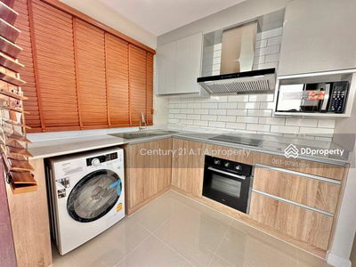 The complete Sriracha, Chon Buri, Thailand The complete Sriracha, Chon Buri, Thailand