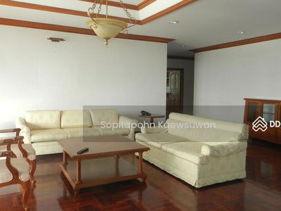 Charan Tower (Charan Tower), Bangkok, Thailand Charan Tower (Charan Tower), Bangkok, Thailand