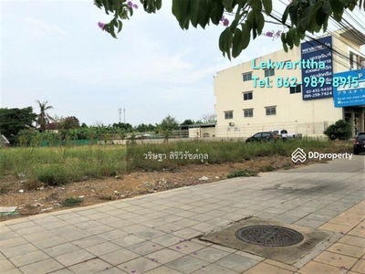 Housing in Phasi Charoen, Thailand Housing in Phasi Charoen, Thailand