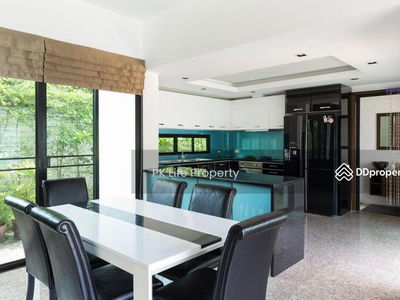 Gehäuse In Kathu, Thailand Gehäuse In Kathu, Thailand