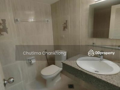 Royal Castle Sukhumvit, Bangkok, Thailand Royal Castle Sukhumvit, Bangkok, Thailand