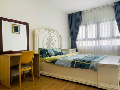 Topaz Twins, Vietnam Topaz Twins, Vietnam