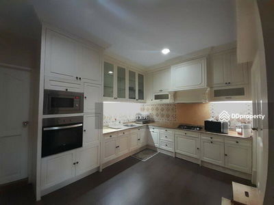 Grand Maneerin, Chon Buri, Thailand Grand Maneerin, Chon Buri, Thailand