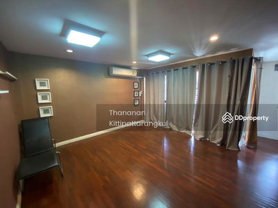 Phattanakarn 44, Bangkok, Thailand Phattanakarn 44, Bangkok, Thailand