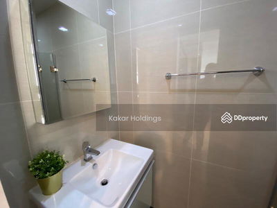 Park Origin Phrom Phong, Bangkok, Thailand Park Origin Phrom Phong, Bangkok, Thailand