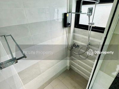 Housing in Ban Ratsada, Thailand Housing in Ban Ratsada, Thailand