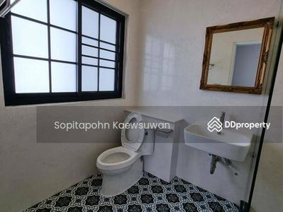 10260, Bangkok, Thailand 10260, Bangkok, Thailand