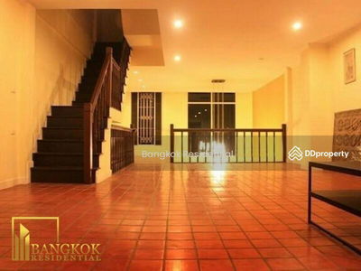 4 Bedroom Townhouse in Ekkamai 26, Bangkok, Thailand 4 Bedroom Townhouse in Ekkamai 26, Bangkok, Thailand