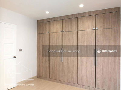 Prasanmitr Place, Bangkok, Thailand Prasanmitr Place, Bangkok, Thailand