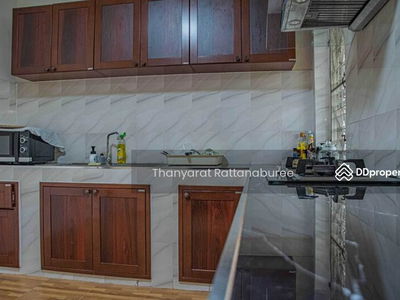 Single house for rent in Punnawithi, Bangkok., Thailand Single house for rent in Punnawithi, Bangkok., Thailand