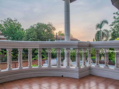 Single house for rent in Punnawithi, Bangkok., Thailand Single house for rent in Punnawithi, Bangkok., Thailand