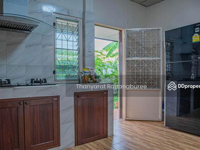 Single house for rent in Punnawithi, Bangkok., Thailand Single house for rent in Punnawithi, Bangkok., Thailand