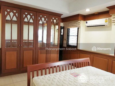 Sam Sen Nok, Bangkok, Thailand Sam Sen Nok, Bangkok, Thailand