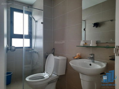 Topaz Twins, Vietnam Topaz Twins, Vietnam