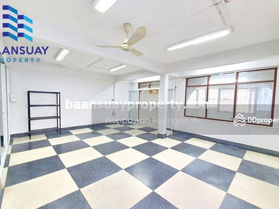 4-story townhouse for rent, Chan Road, near Sathorn District, Bangkok, Thailand 4-story townhouse for rent, Chan Road, near Sathorn District, Bangkok, Thailand