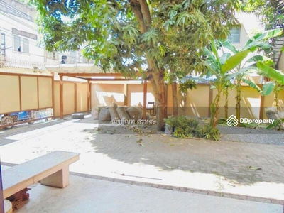 Single house, Soi Charoenrat 24, Bangkok, Thailand Single house, Soi Charoenrat 24, Bangkok, Thailand