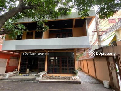 Single house, Soi Charoenrat 24, Bangkok, Thailand Single house, Soi Charoenrat 24, Bangkok, Thailand
