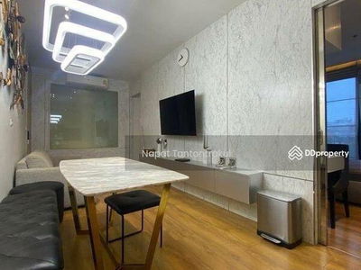 Park Origin Phrom Phong, Bangkok, Thailand Park Origin Phrom Phong, Bangkok, Thailand