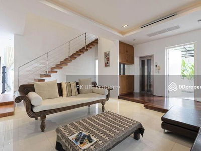 Housing in Ban Ratsada, Thailand Housing in Ban Ratsada, Thailand