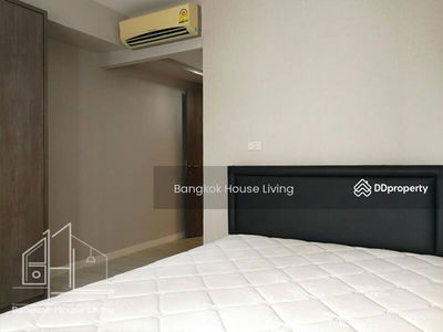 Royal Castle Sukhumvit, Bangkok, Thailand Royal Castle Sukhumvit, Bangkok, Thailand