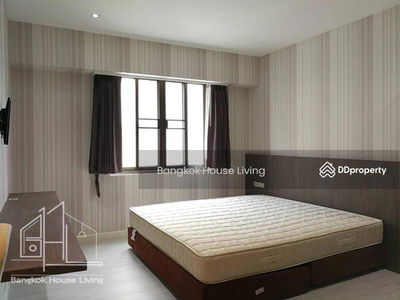 Royal Castle Sukhumvit, Bangkok, Thailand Royal Castle Sukhumvit, Bangkok, Thailand