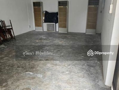 Single house with warehouse, Chokchai 4, Sena, near Liap Expressway, Bangkok, Thailand Single house with warehouse, Chokchai 4, Sena, near Liap Expressway, Bangkok, Thailand
