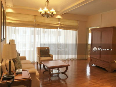 Langsuan Ville, Bangkok, Thailand Langsuan Ville, Bangkok, Thailand