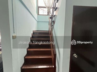 House next to BTS Phahonyothin 59, Bangkok, Thailand House next to BTS Phahonyothin 59, Bangkok, Thailand