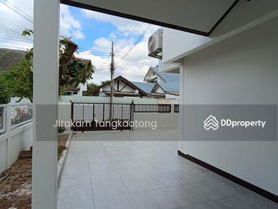 House next to BTS Phahonyothin 59, Bangkok, Thailand House next to BTS Phahonyothin 59, Bangkok, Thailand