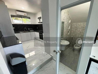 Housing in Ban Chalong, Thailand Housing in Ban Chalong, Thailand