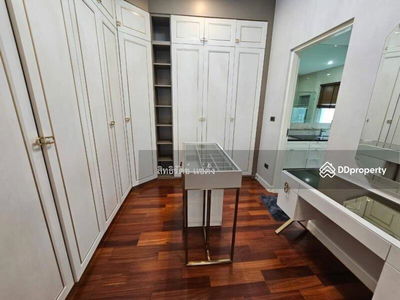 Two Grande Monaco Bangna-Wongwaen, Bangkok, Thailand Two Grande Monaco Bangna-Wongwaen, Bangkok, Thailand