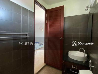 Housing in Ban Chalong, Thailand Housing in Ban Chalong, Thailand