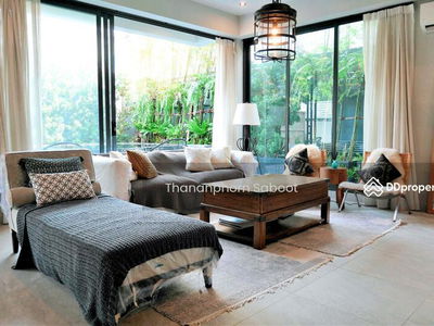 Large 4-Bedroom Villa, Bangkok, Thailand Large 4-Bedroom Villa, Bangkok, Thailand
