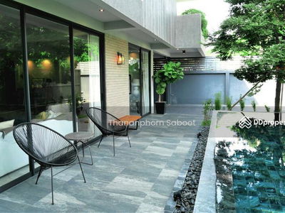 Large 4-Bedroom Villa, Bangkok, Thailand Large 4-Bedroom Villa, Bangkok, Thailand