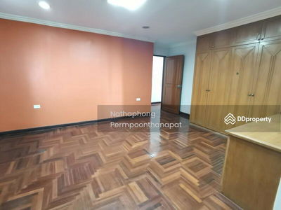 Regent on The Park 3 Condominium, Bangkok, Thailand Regent on The Park 3 Condominium, Bangkok, Thailand