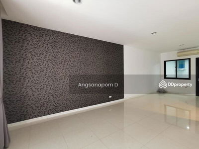 4 bedroom townhouse Rama 3 - Sathu Pradit, Bangkok, Thailand 4 bedroom townhouse Rama 3 - Sathu Pradit, Bangkok, Thailand