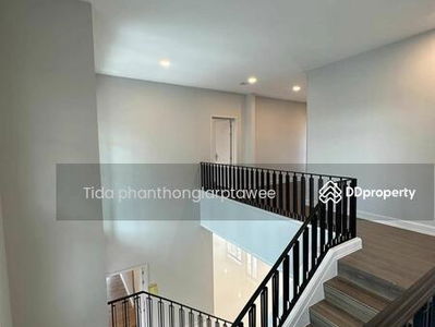 Nantawan Rama 9 New Krungthepkreetha, Bangkok, Thailand Nantawan Rama 9 New Krungthepkreetha, Bangkok, Thailand