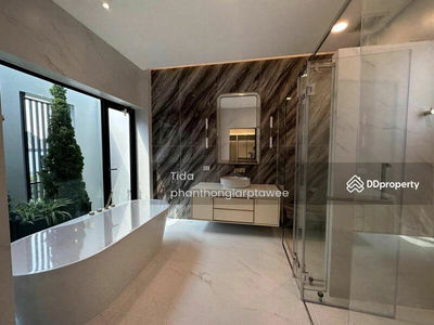 Nantawan Rama 9 New Krungthepkreetha, Bangkok, Thailand Nantawan Rama 9 New Krungthepkreetha, Bangkok, Thailand