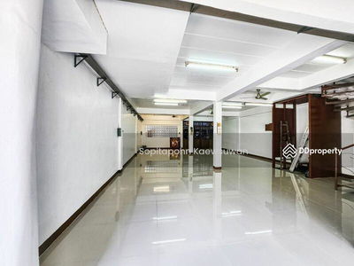 10110, Bangkok, Thailand 10110, Bangkok, Thailand