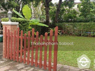 Spacious 5-Bedroom House, Bangkok, Thailand Spacious 5-Bedroom House, Bangkok, Thailand