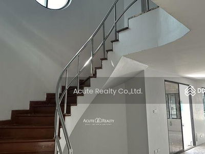 3-story semi-detached house, Town in Town, Bangkok, Thailand 3-story semi-detached house, Town in Town, Bangkok, Thailand