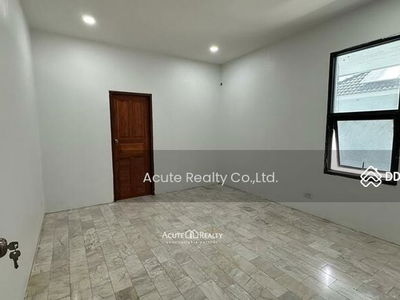 3-story semi-detached house, Town in Town, Bangkok, Thailand 3-story semi-detached house, Town in Town, Bangkok, Thailand