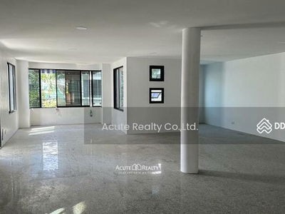 3-story semi-detached house, Town in Town, Bangkok, Thailand 3-story semi-detached house, Town in Town, Bangkok, Thailand