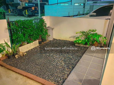 The Connect 49 at Rangsit Khlong Song, Pathum Thani, Thailand The Connect 49 at Rangsit Khlong Song, Pathum Thani, Thailand