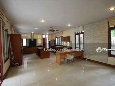 10110, Bangkok, Thailand 10110, Bangkok, Thailand