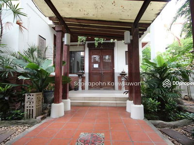 10110, Bangkok, Thailand 10110, Bangkok, Thailand