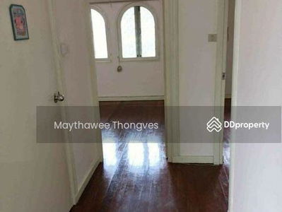 Large 5-Bedroom House, Bangkok, Thailand Large 5-Bedroom House, Bangkok, Thailand