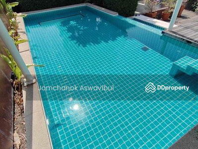 Baan Lux-Sathon, Bangkok, Thailand Baan Lux-Sathon, Bangkok, Thailand