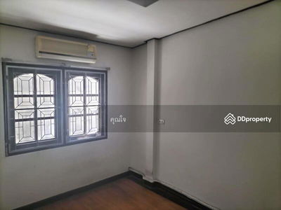 The location is too good and convenient!! 2-story townhouse for rent, just 5 minutes to MRT Si Iam!!, Bangkok, Thailand The location is too good and convenient!! 2-story townhouse for rent, just 5 minutes to MRT Si Iam!!, Bangkok, Thailand