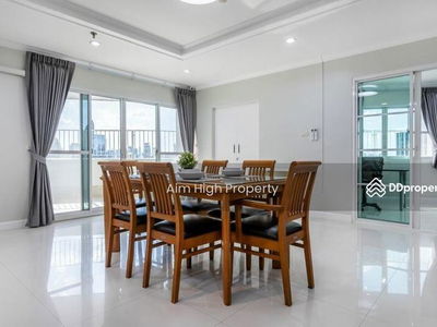 Fifty Fifth Tower, Bangkok, Thailand Fifty Fifth Tower, Bangkok, Thailand